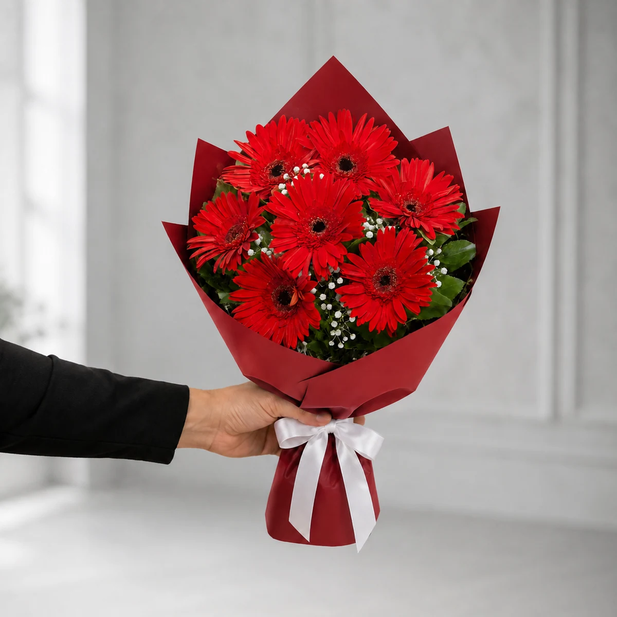 7 Kırmızı Gerbera Buketi - Kırmızı Ambalaj
