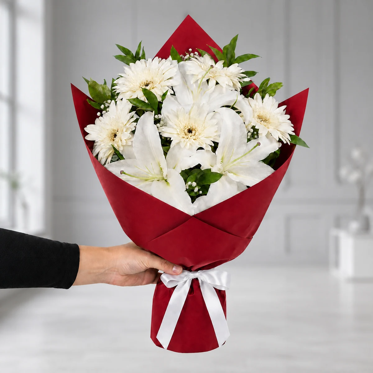 2 Dal Beyaz Lilyum ve 5 Beyaz Gerbera Buketi - Kırmızı Ambalaj
