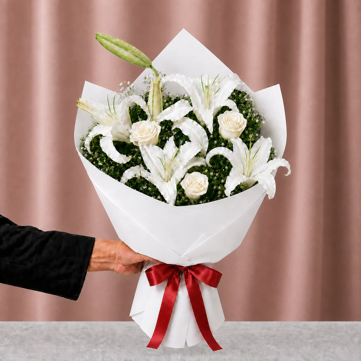 3 Dal Beyaz Lilyum ve 3 Beyaz Gül Buketi - Beyaz Ambalaj