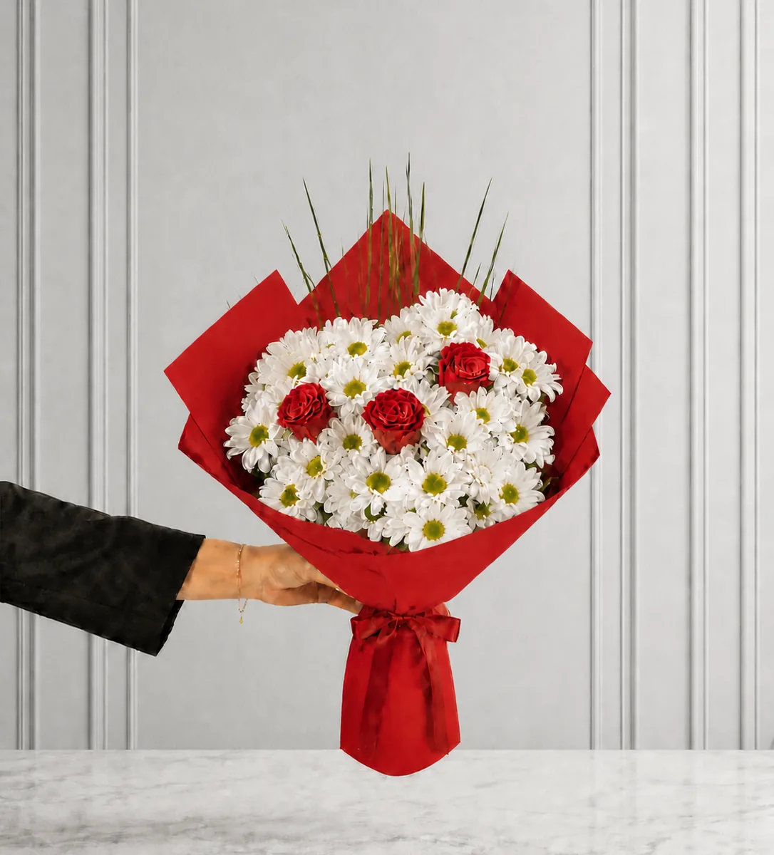 Papatya Gül Buketi - 3 Gül ve Papatya Buketi - Kırmızı Ambalaj
